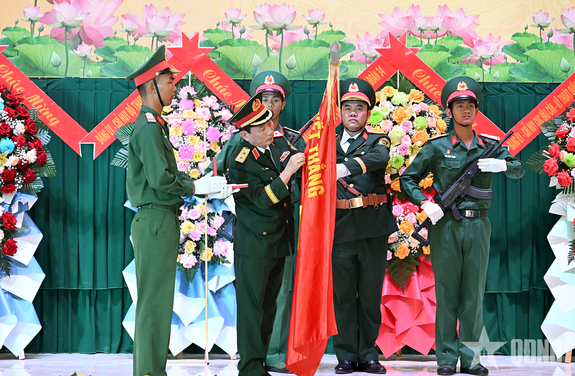 Trung đoàn Bộ binh 24 (Sư đoàn 10, Quân đoàn 34): Đón nhận Huân chương Bảo vệ Tổ quốc hạng Nhì